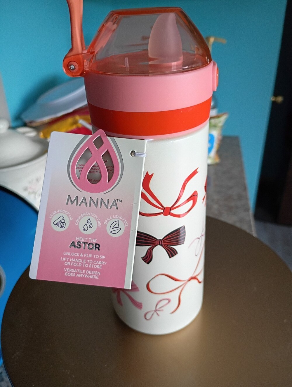 Manna 18 oz Industrial Water Bottle, Coral & Cream, Bow Design, NWT